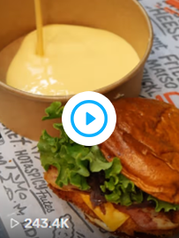 Vidéo TikTok French Burger : préparation d’un produit en cuisine
